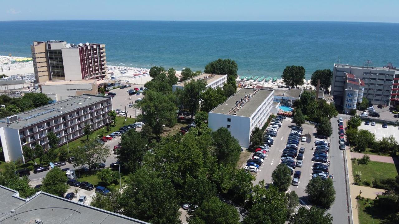 Moonlight Mamaia Apartments Екстер'єр фото