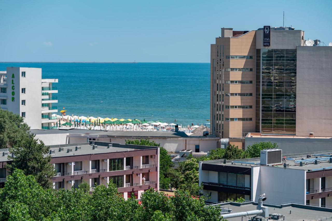 Moonlight Mamaia Apartments Екстер'єр фото