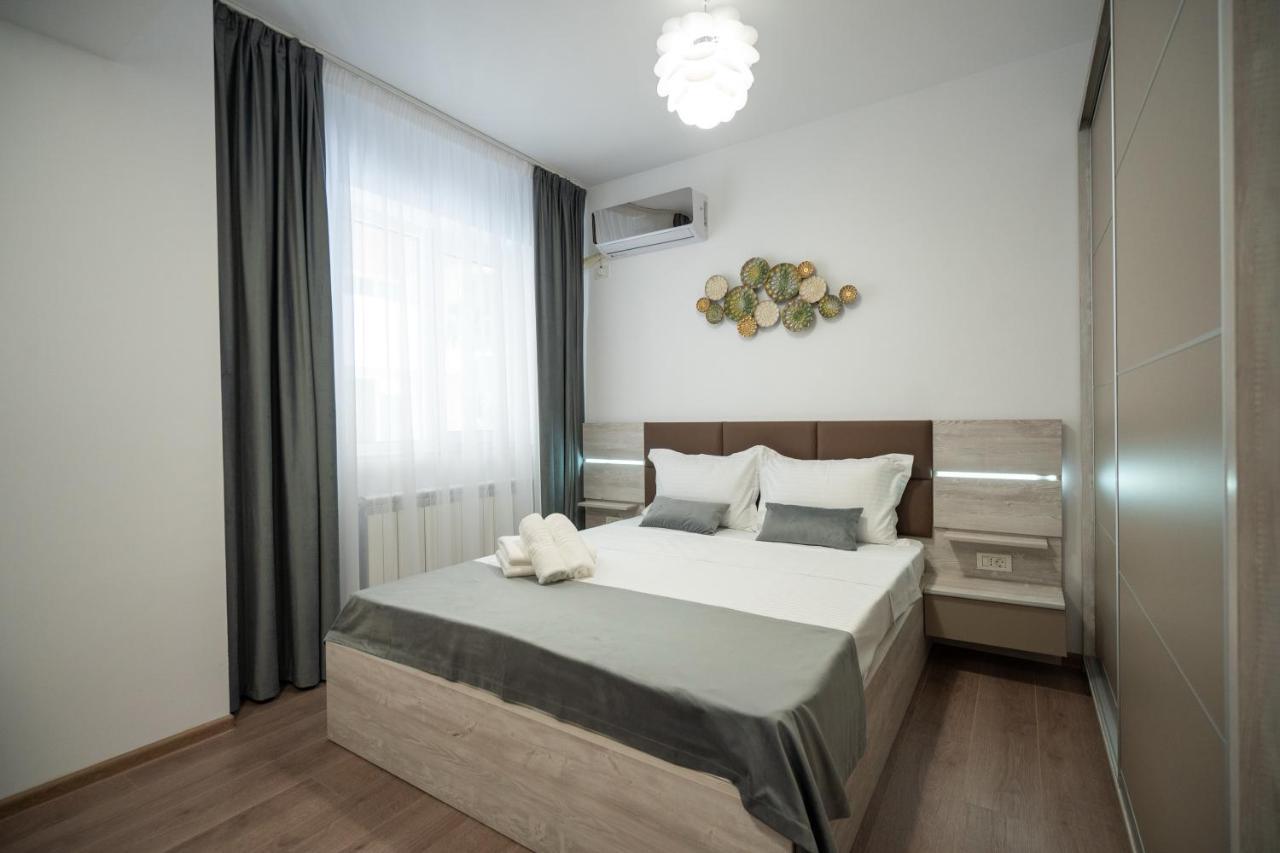 Moonlight Mamaia Apartments Екстер'єр фото