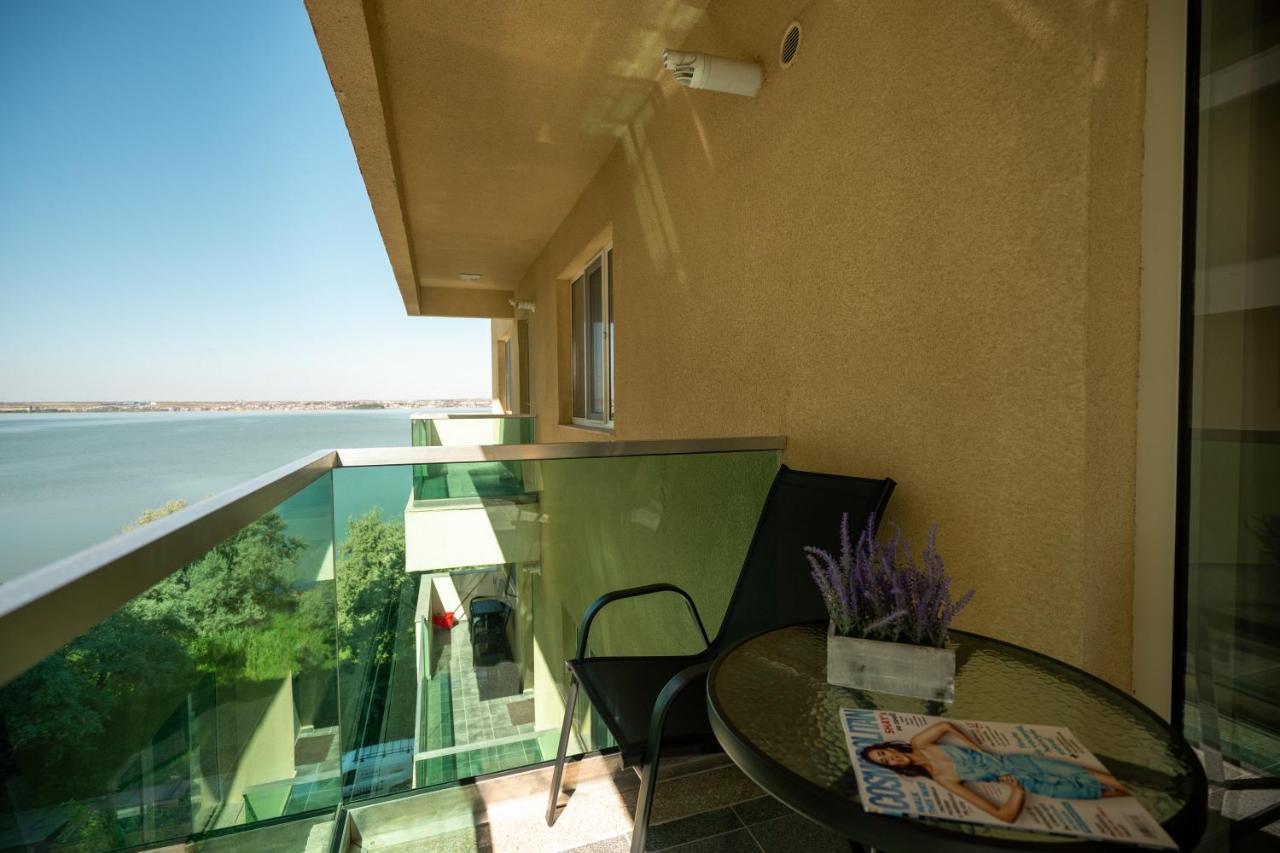 Moonlight Mamaia Apartments Екстер'єр фото