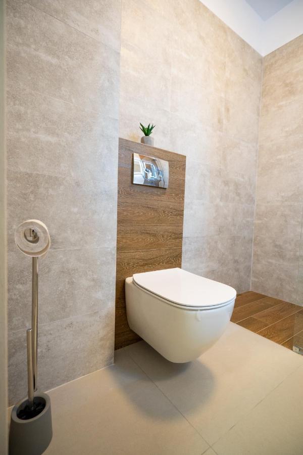 Moonlight Mamaia Apartments Екстер'єр фото