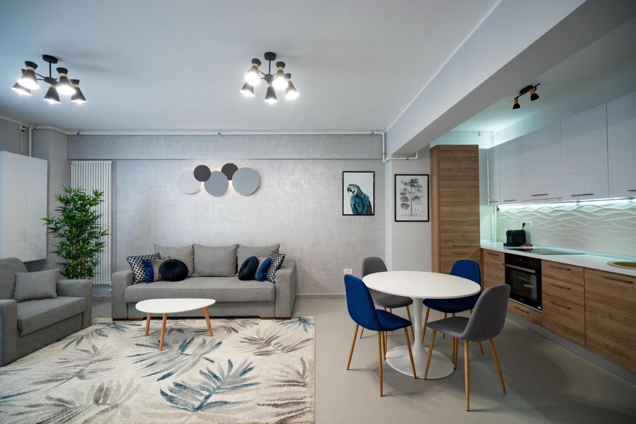 Moonlight Mamaia Apartments Екстер'єр фото