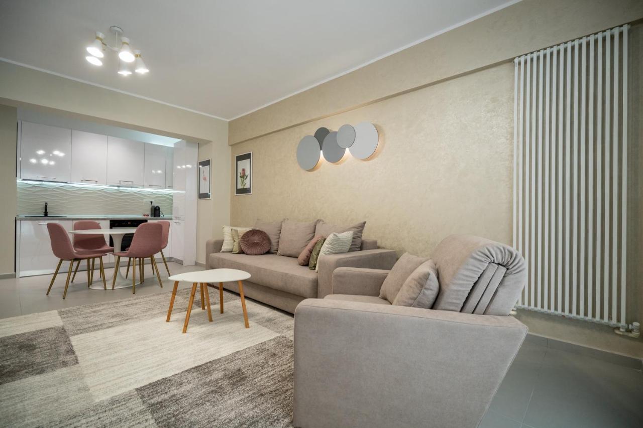 Moonlight Mamaia Apartments Екстер'єр фото