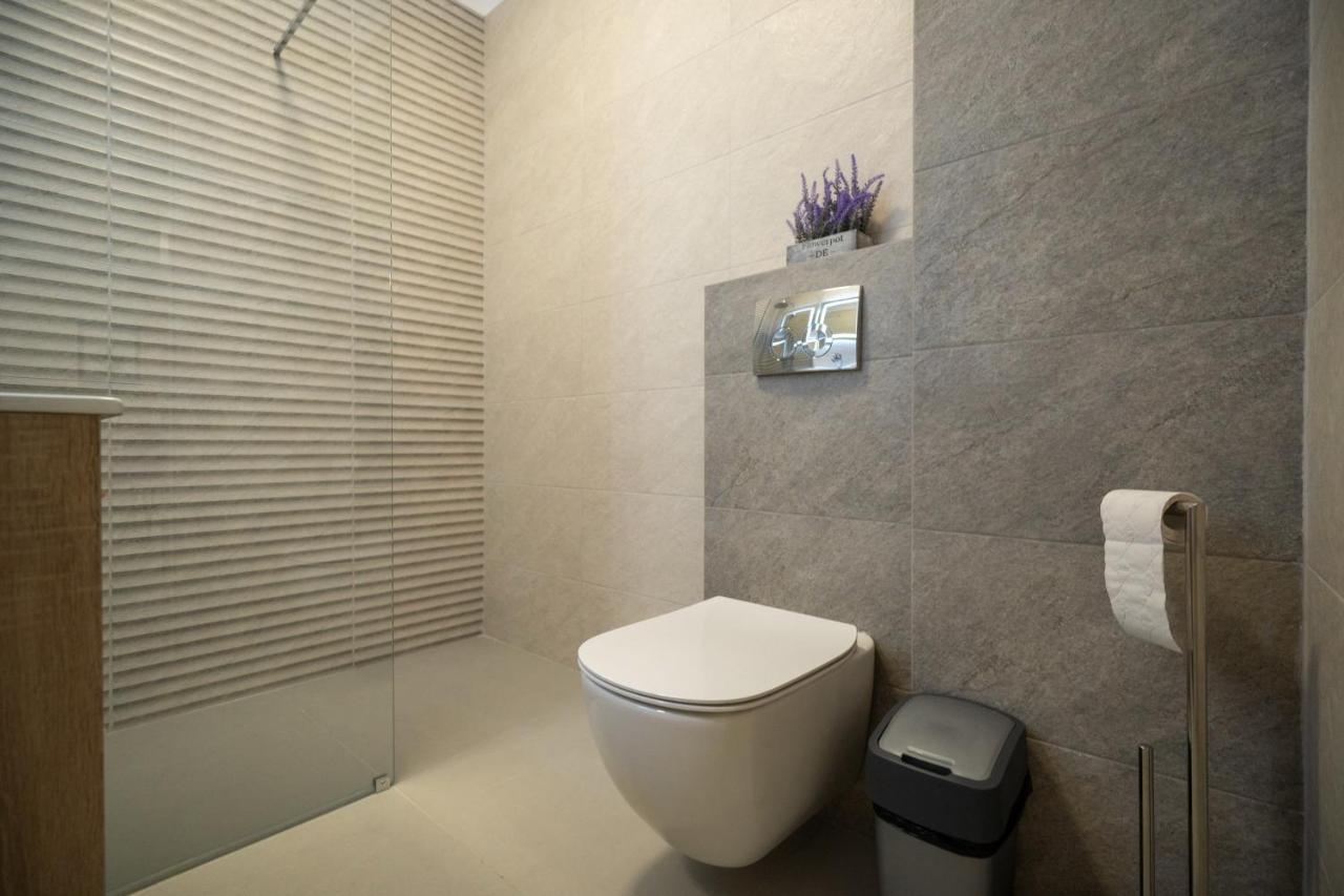 Moonlight Mamaia Apartments Екстер'єр фото