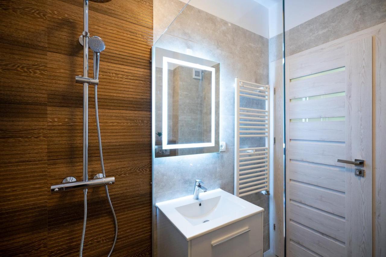 Moonlight Mamaia Apartments Екстер'єр фото