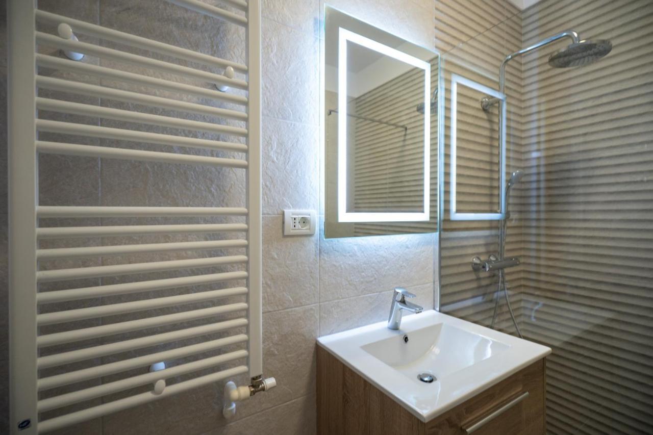 Moonlight Mamaia Apartments Екстер'єр фото