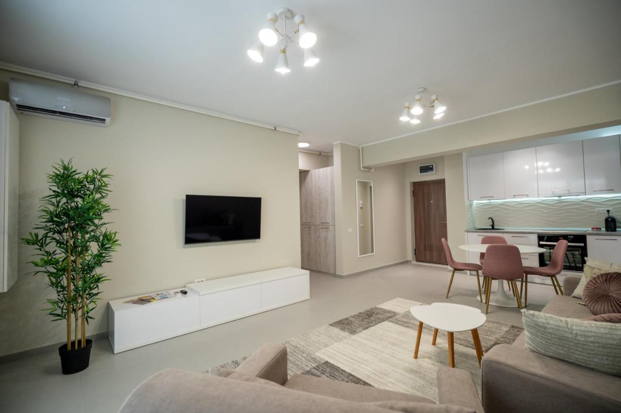 Moonlight Mamaia Apartments Екстер'єр фото