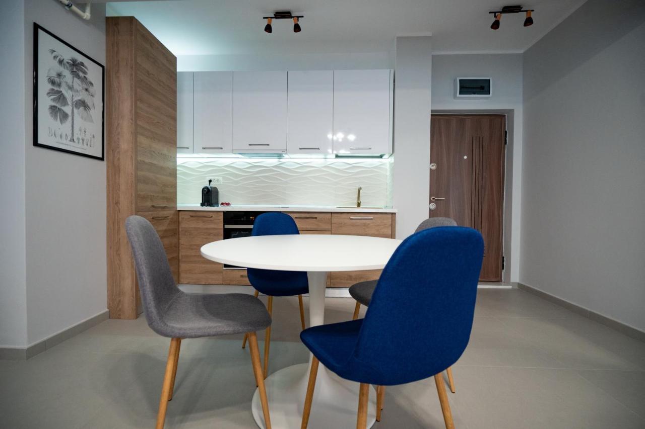 Moonlight Mamaia Apartments Екстер'єр фото