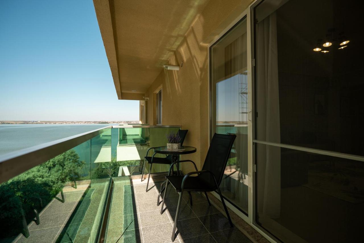 Moonlight Mamaia Apartments Екстер'єр фото